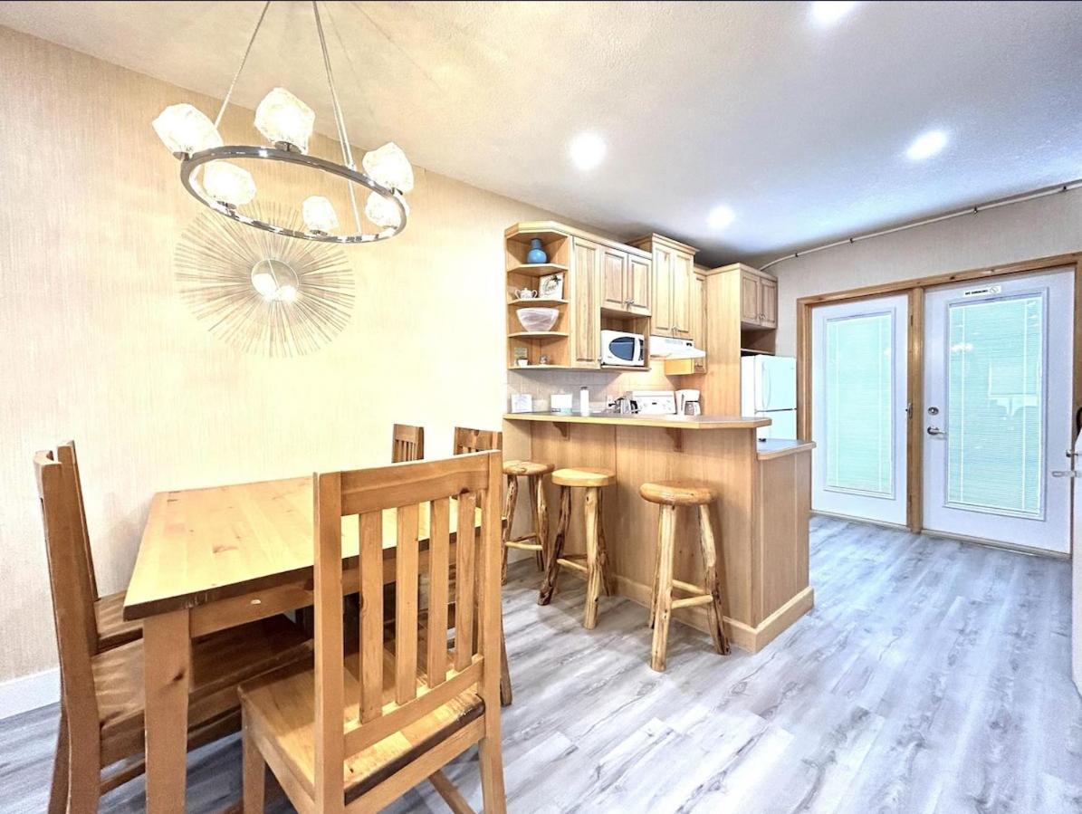 Banff Wood Lodge Кенмор Екстер'єр фото