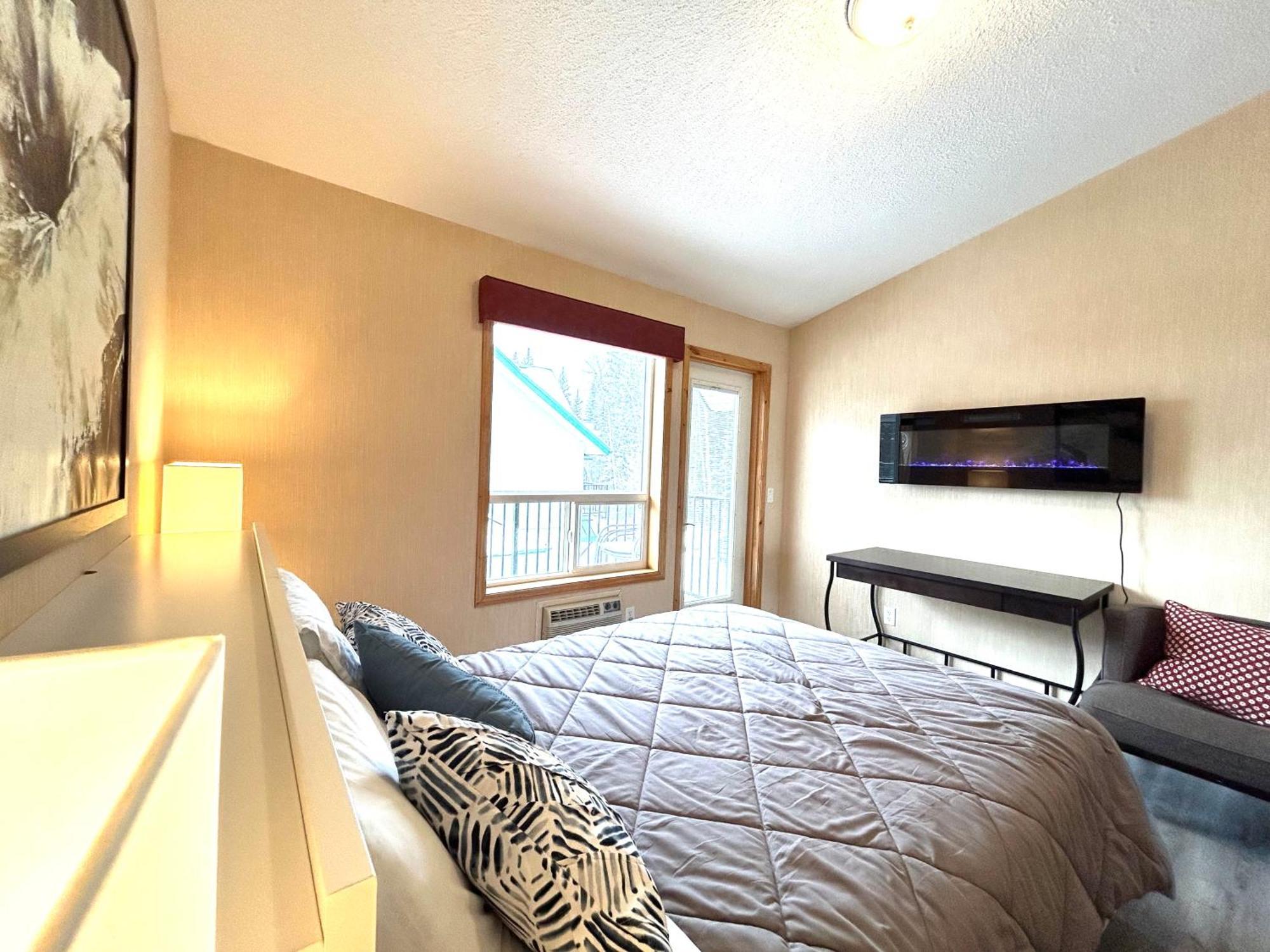 Banff Wood Lodge Кенмор Екстер'єр фото