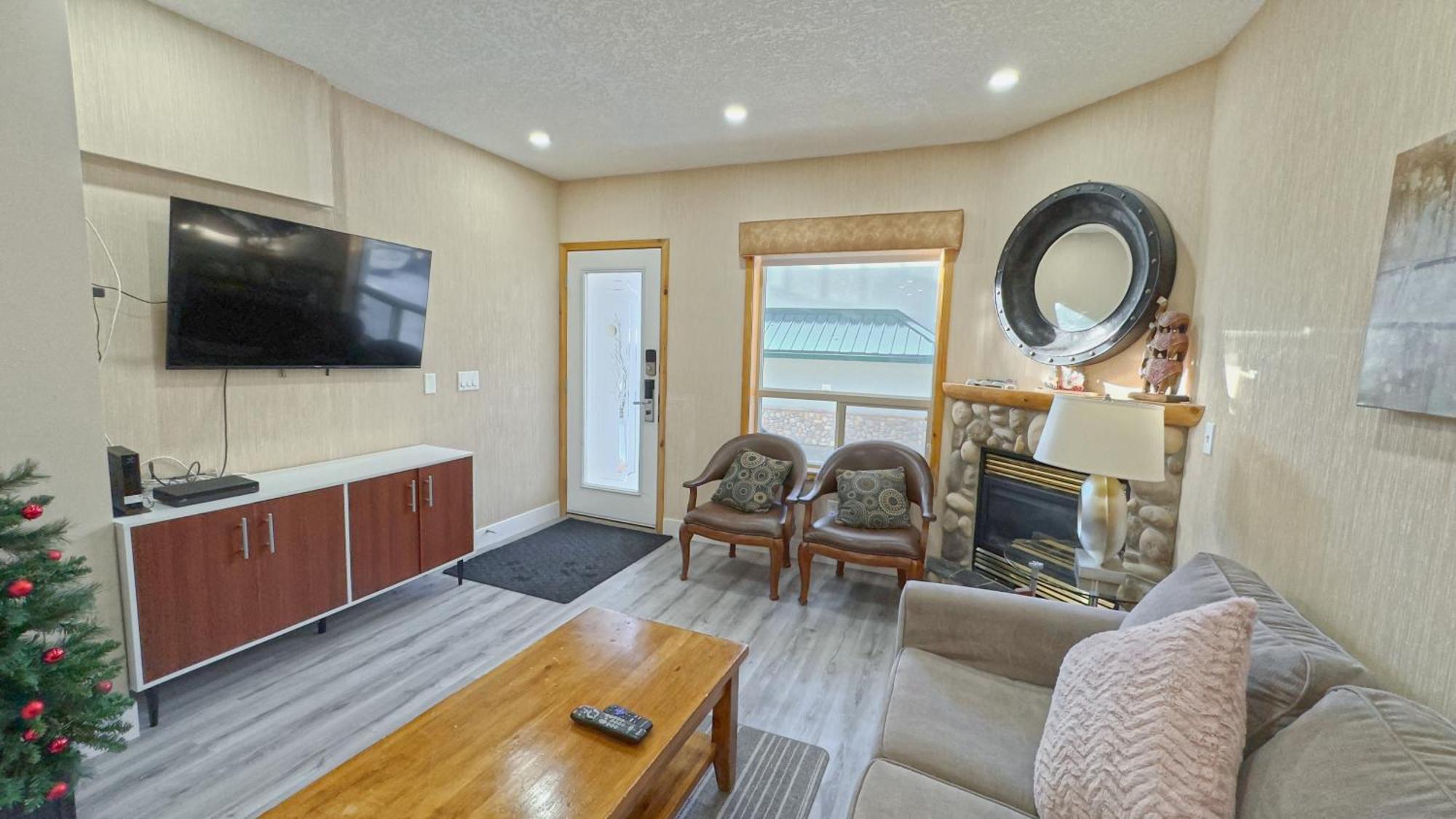 Banff Wood Lodge Кенмор Екстер'єр фото