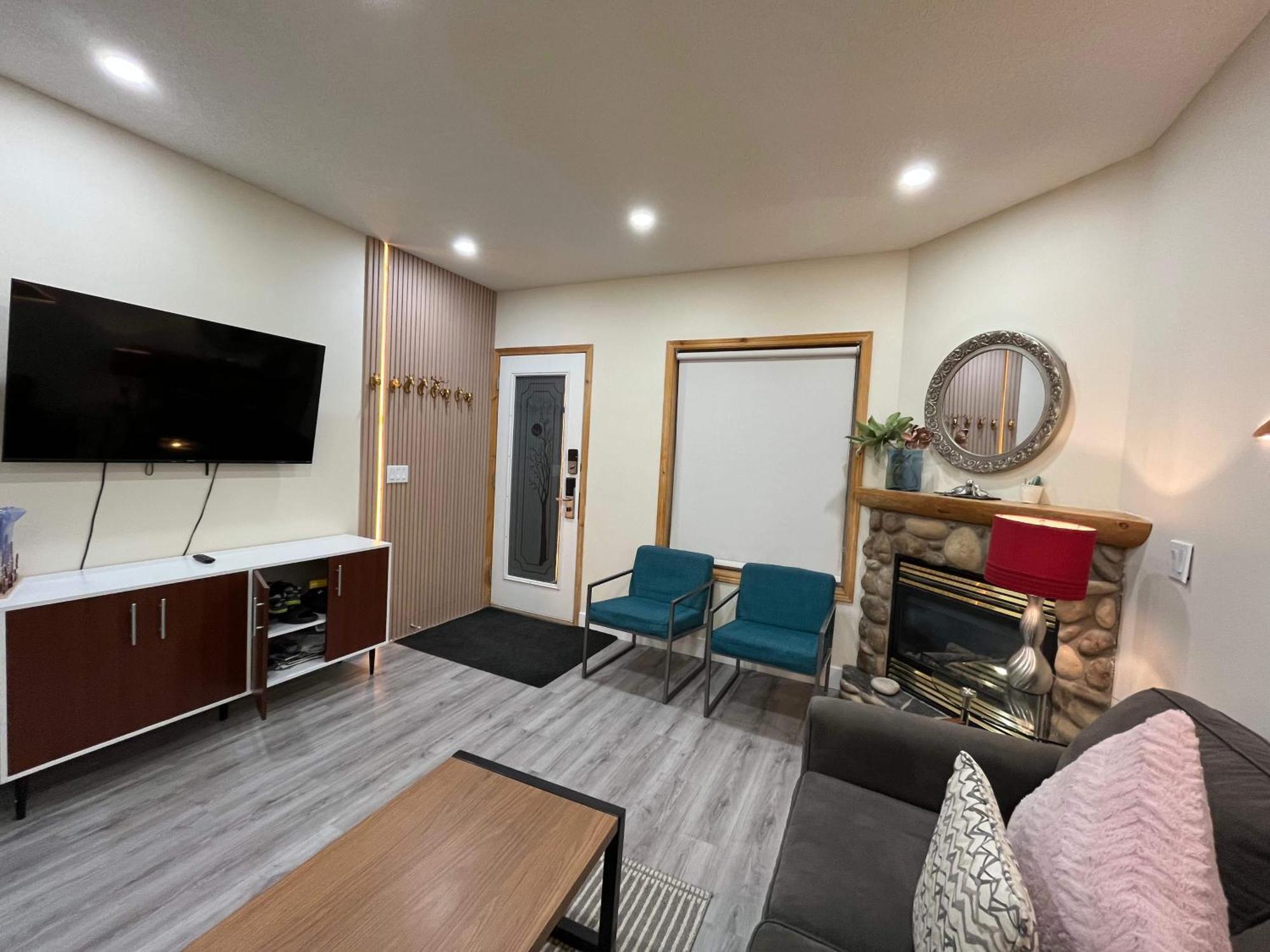 Banff Wood Lodge Кенмор Екстер'єр фото