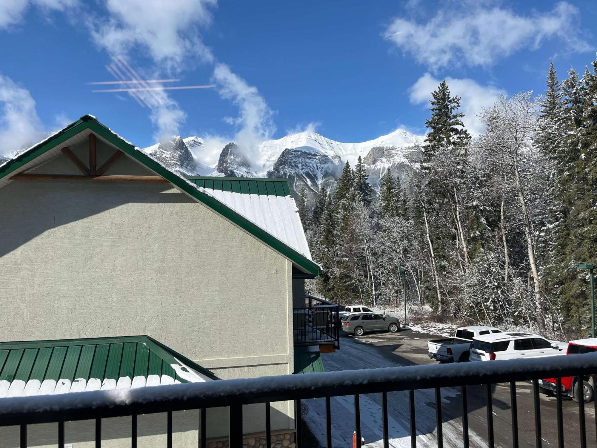 Banff Wood Lodge Кенмор Екстер'єр фото