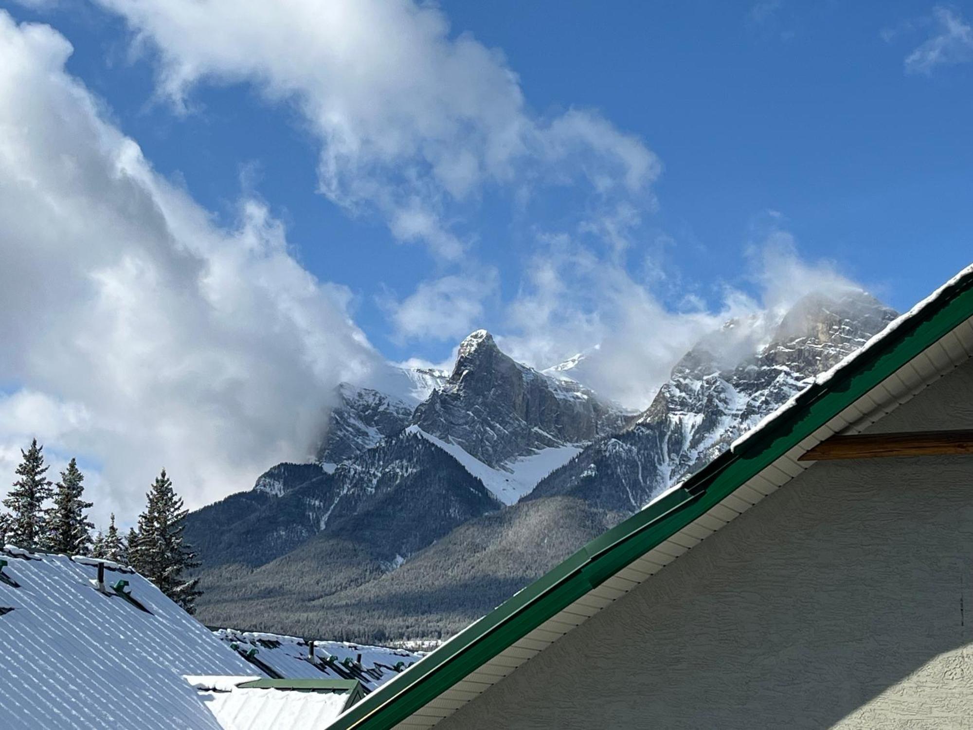 Banff Wood Lodge Кенмор Екстер'єр фото